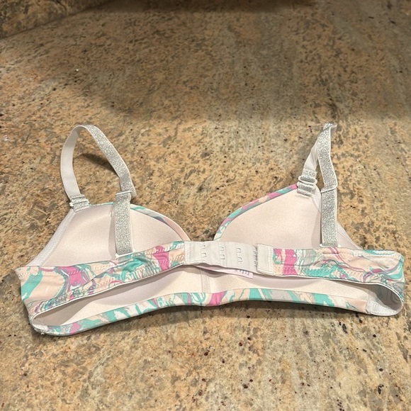 More than Magic Floral Print Bra with Adjustable Straps. No underwire - Picture 6 of 9